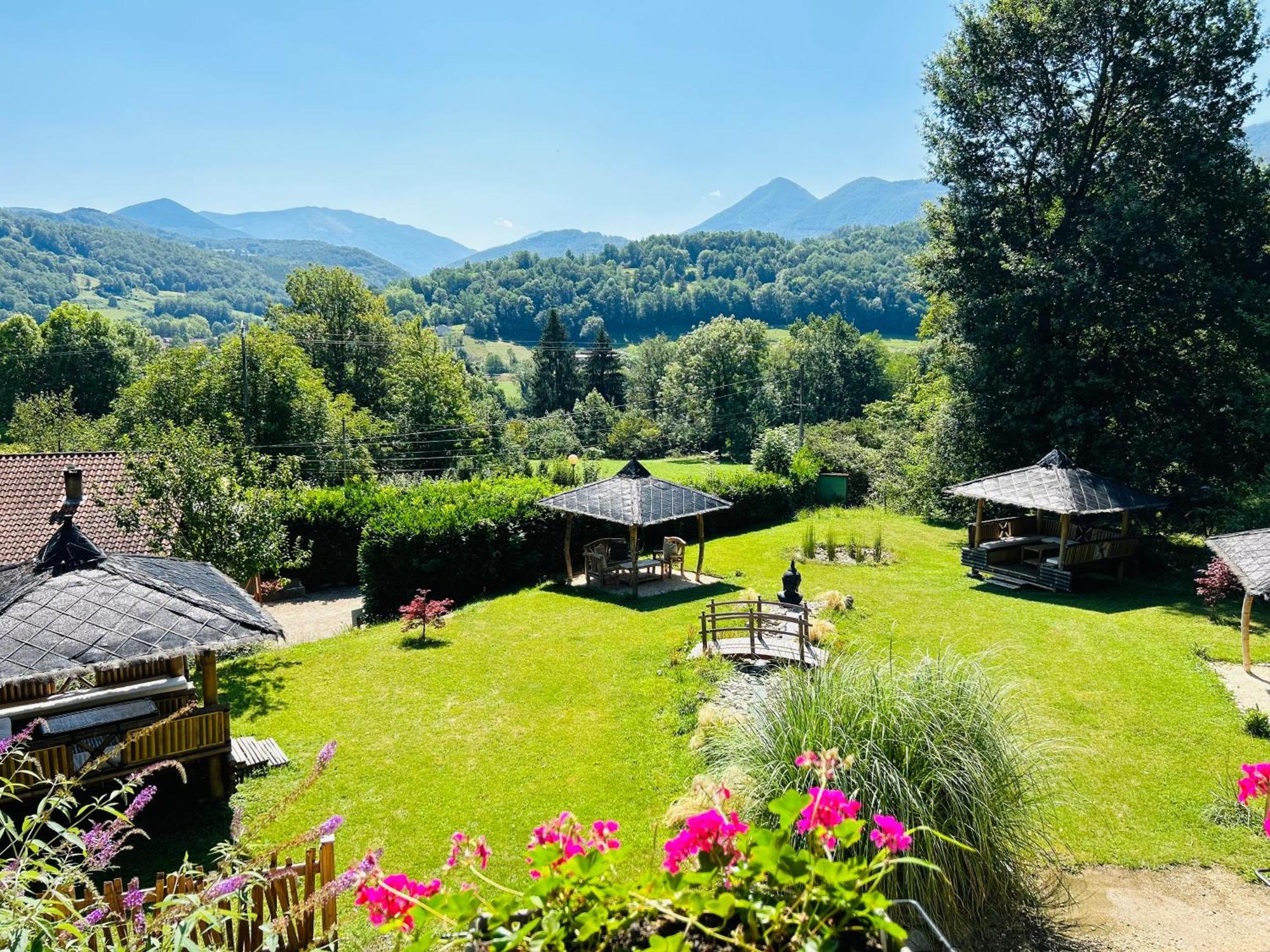 Camping-Gites Au Songe Du Valier Seix Exterior foto